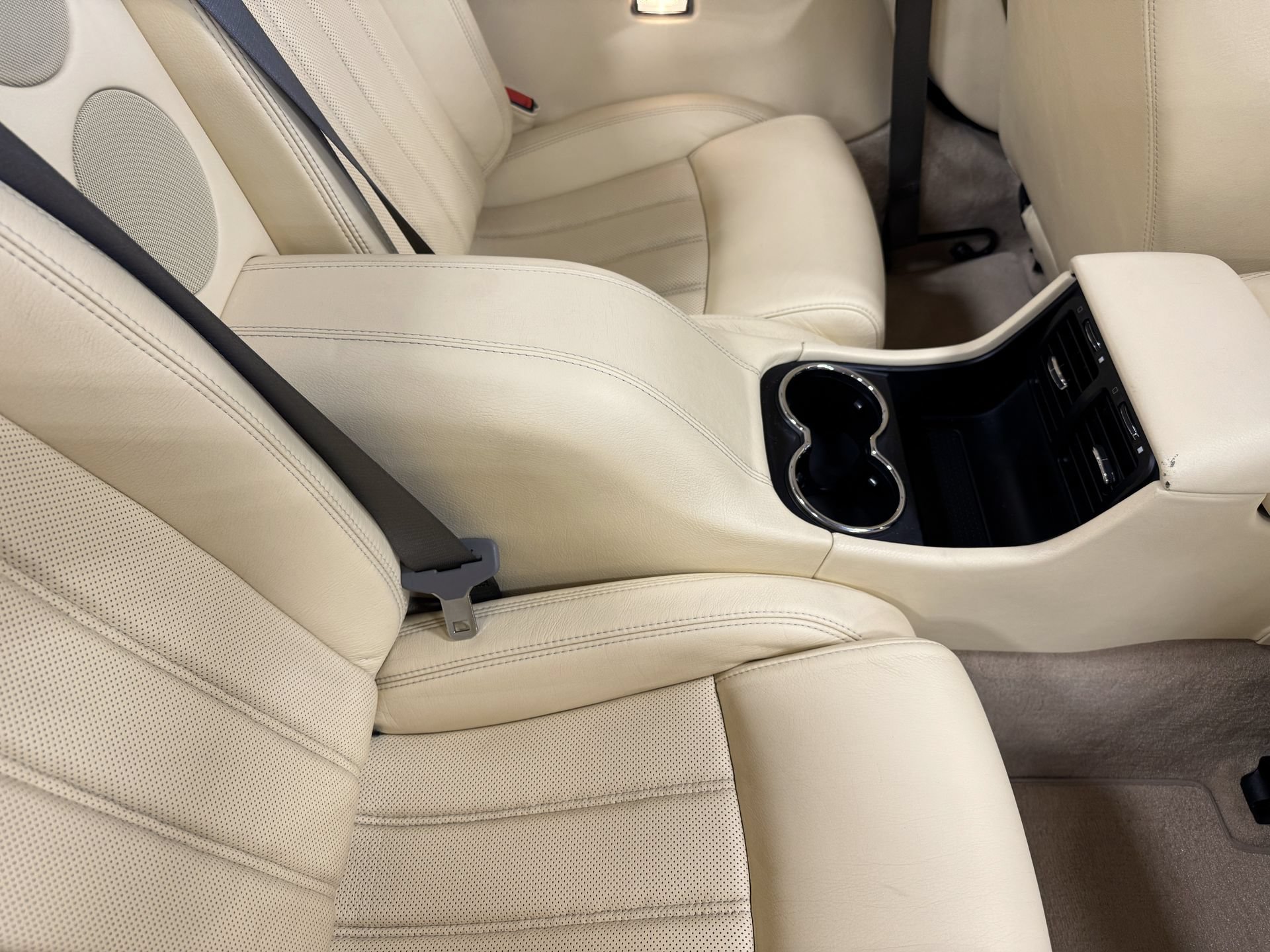 Used 2011 Maserati GranTurismo Convertible RWD image 54