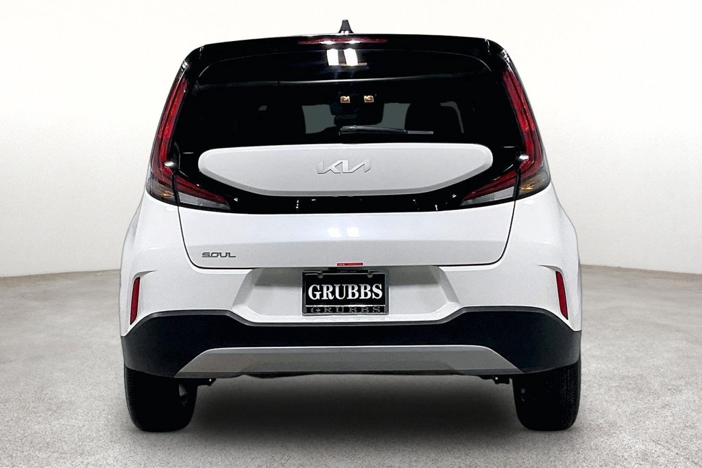 Used 2025 Kia Soul LX w/ LX Technology Package FWD image 5