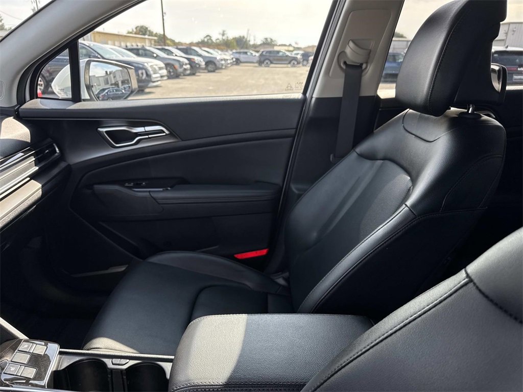 Certified 2023 Kia Sportage EX image 31