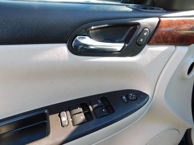 Used 2008 Chevrolet Impala LT image 12
