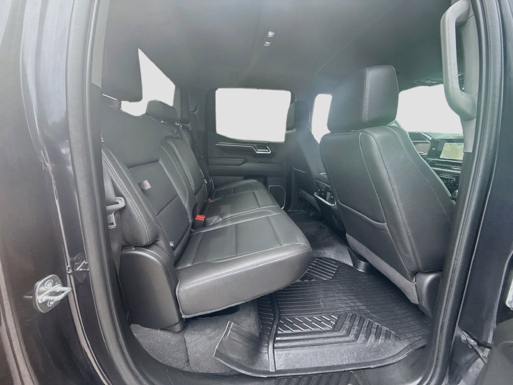 Used 2024 Chevrolet Silverado 1500 LTZ AWD/4WD image 30