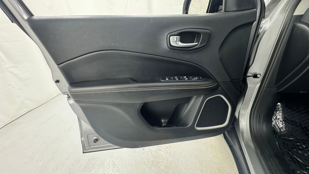 Used 2020 Jeep Compass Sport w/ Cold Weather Group image 18