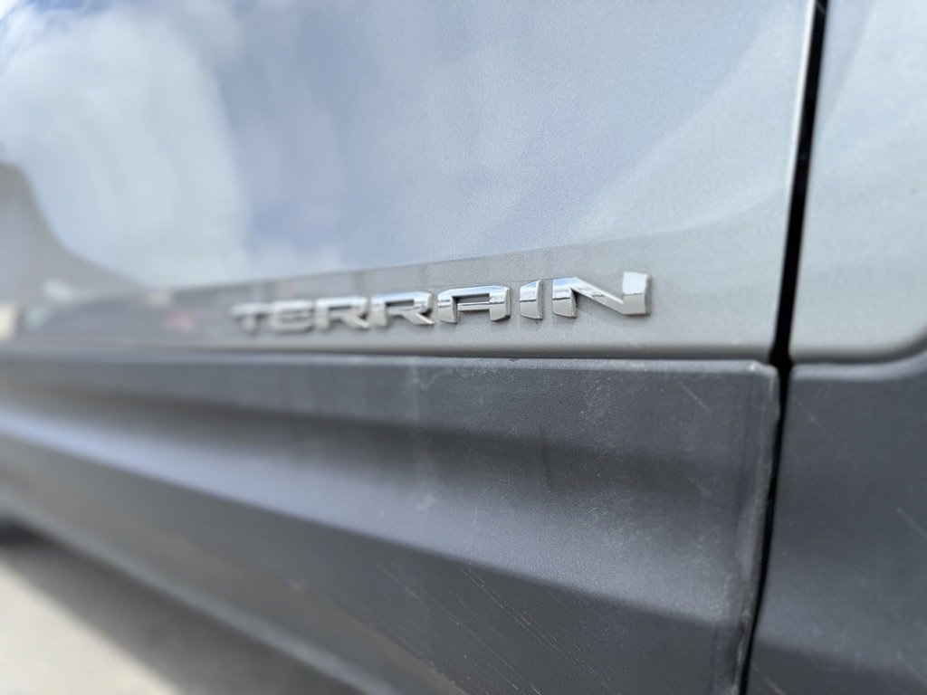 Used 2024 GMC Terrain SLE image 26