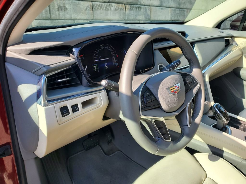 Used 2017 Cadillac XT5 Luxury w/ Driver Awareness Package FWD image 17