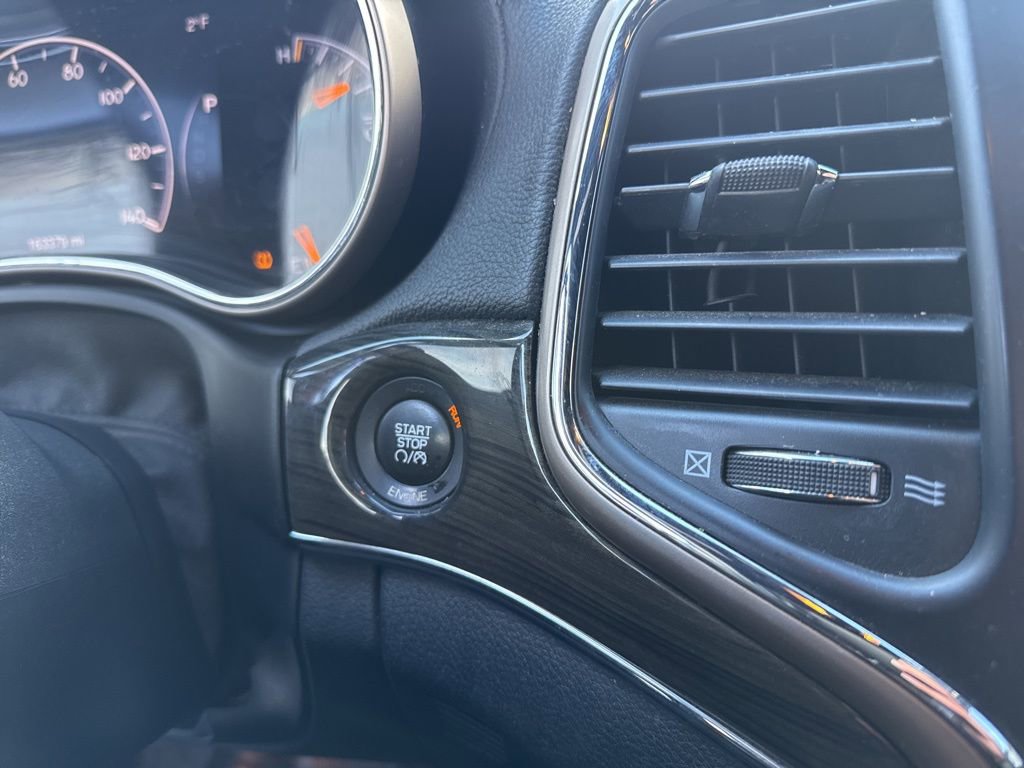 Used 2015 Jeep Grand Cherokee Overland image 41