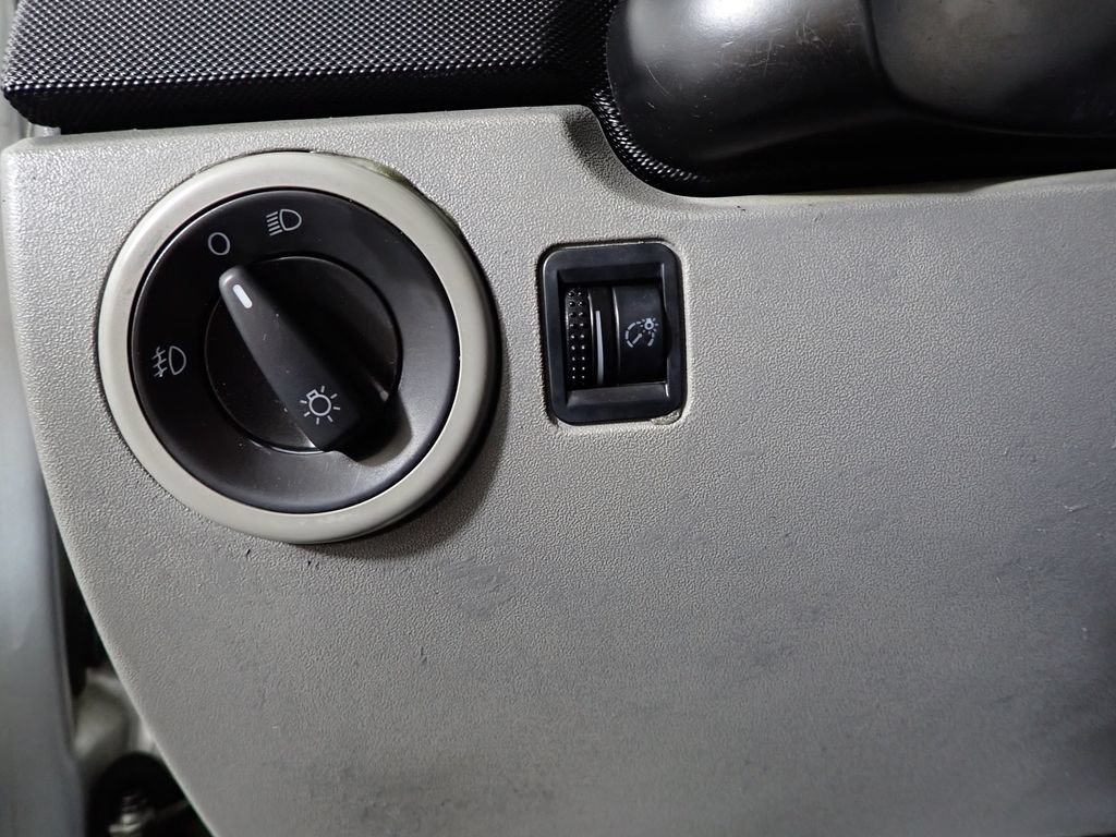 Used 2000 Volkswagen Beetle GLS FWD image 21