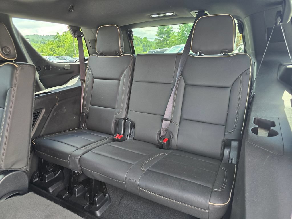 Used 2023 GMC Yukon SLT AWD/4WD image 12