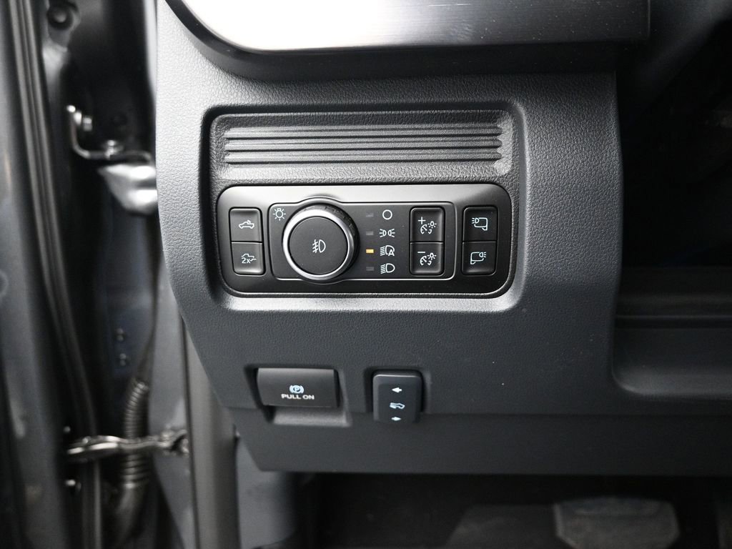 New 2026 Ford F250 Lariat w/ Black Appearance Package image 12