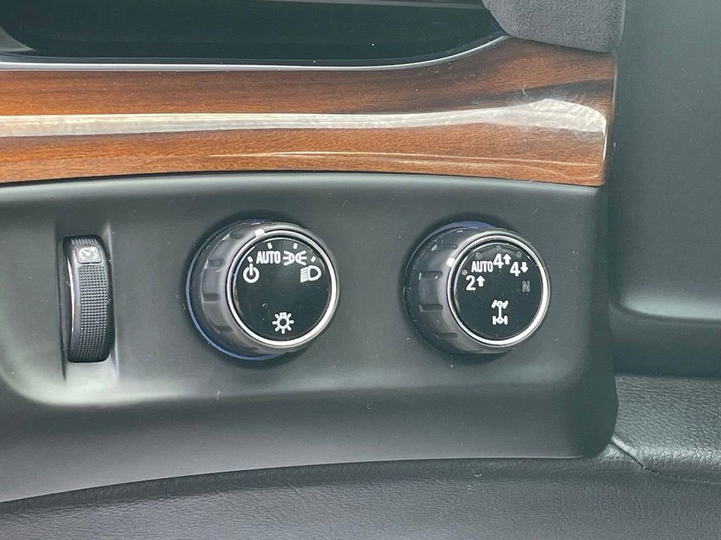 Certified 2020 Cadillac Escalade Luxury w/ Escalade Sport Edition image 37
