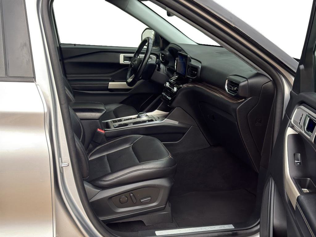 Used 2021 Ford Explorer Limited w/ Equipment Group 301A image 7