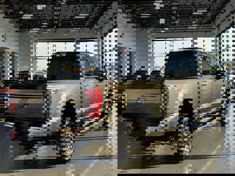 Used 2019 Ford F350 Lariat w/ Lariat Ultimate Package image 3