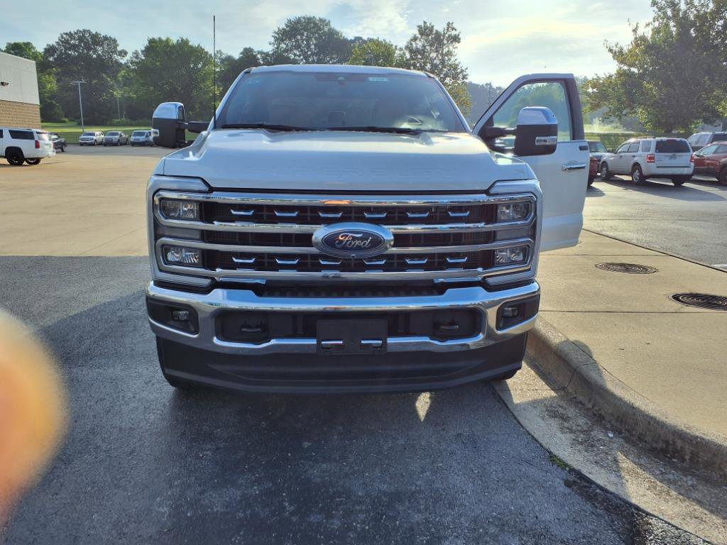 New 2025 Ford F250 Lariat image 2