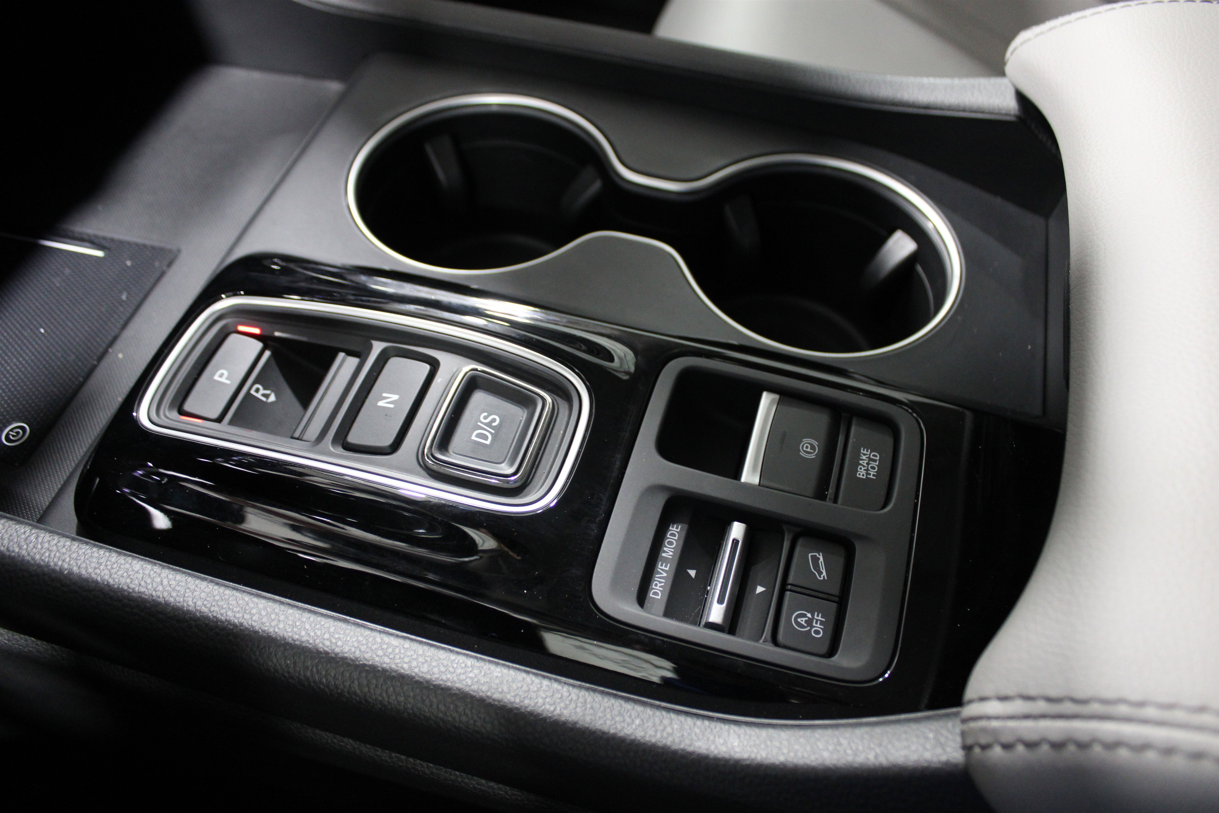 Used 2025 Honda Pilot Touring image 17