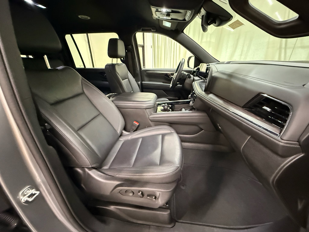 Certified 2025 Chevrolet Suburban Z71 AWD/4WD image 26