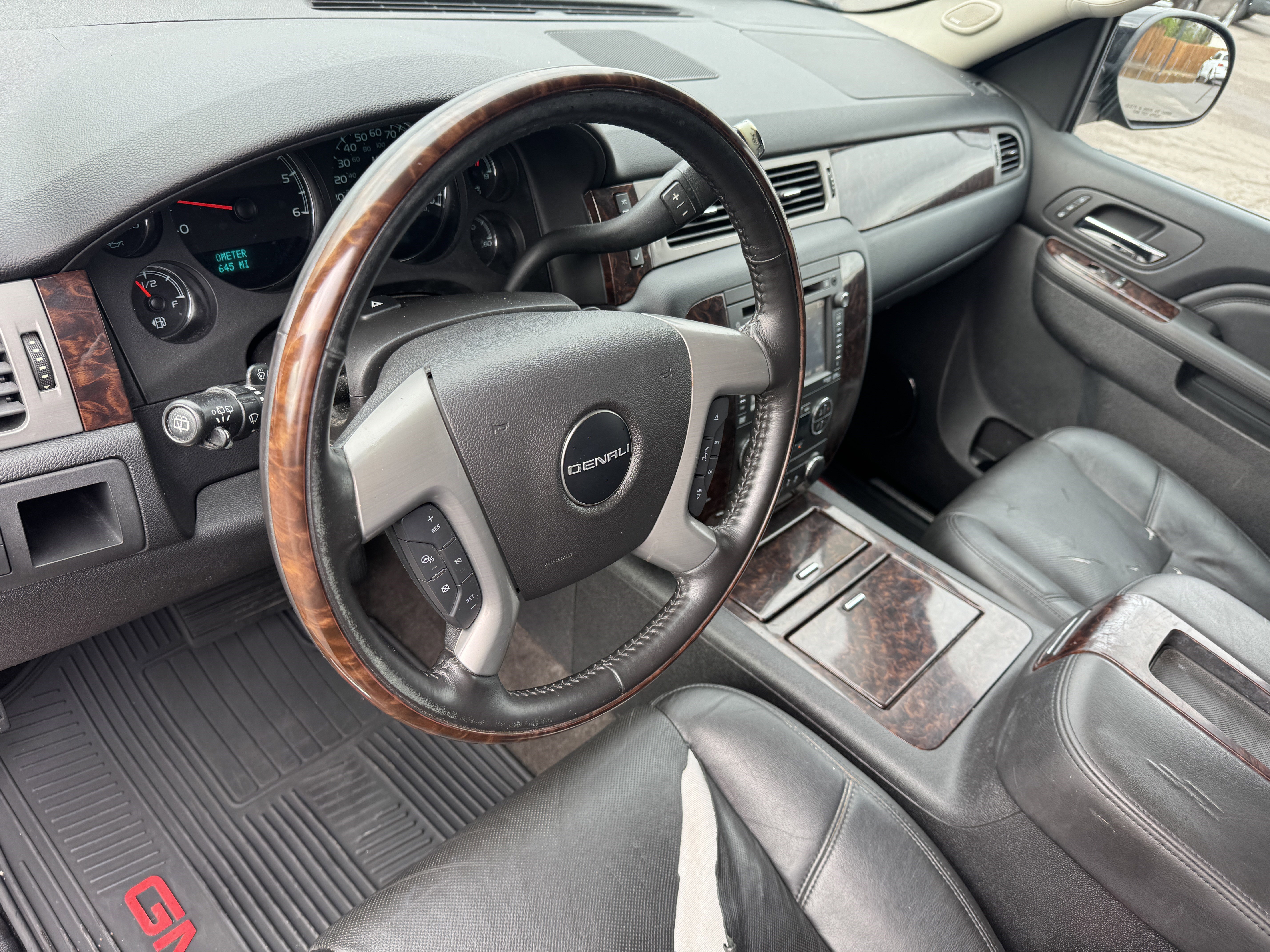 Used 2013 GMC Yukon Denali AWD/4WD image 13
