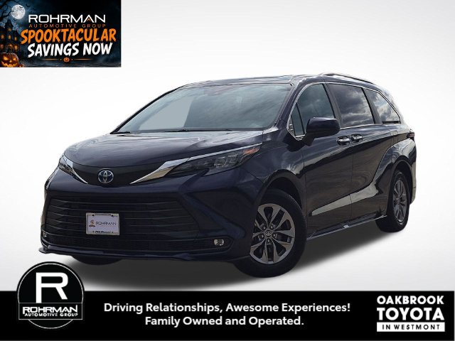 Used 2025 Toyota Sienna XLE FWD image 1
