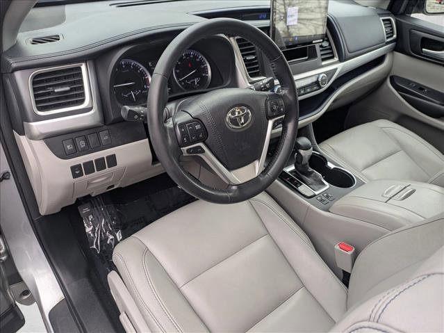 Used 2018 Toyota Highlander XLE image 10