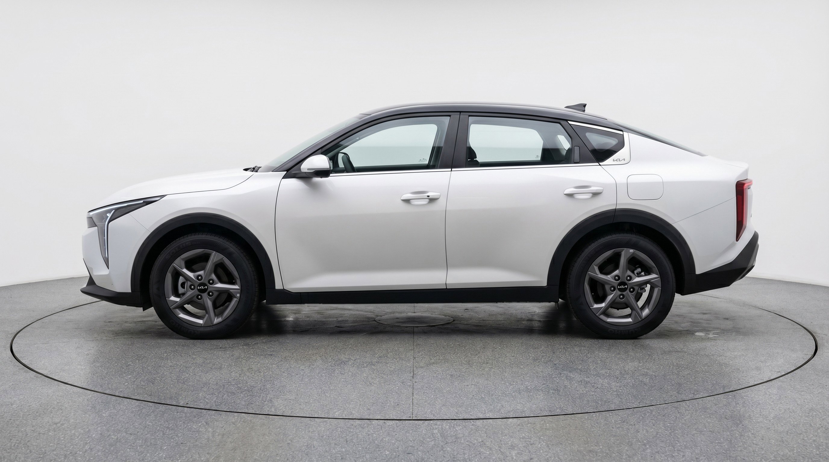 Used 2025 Kia K4 LXS image 5