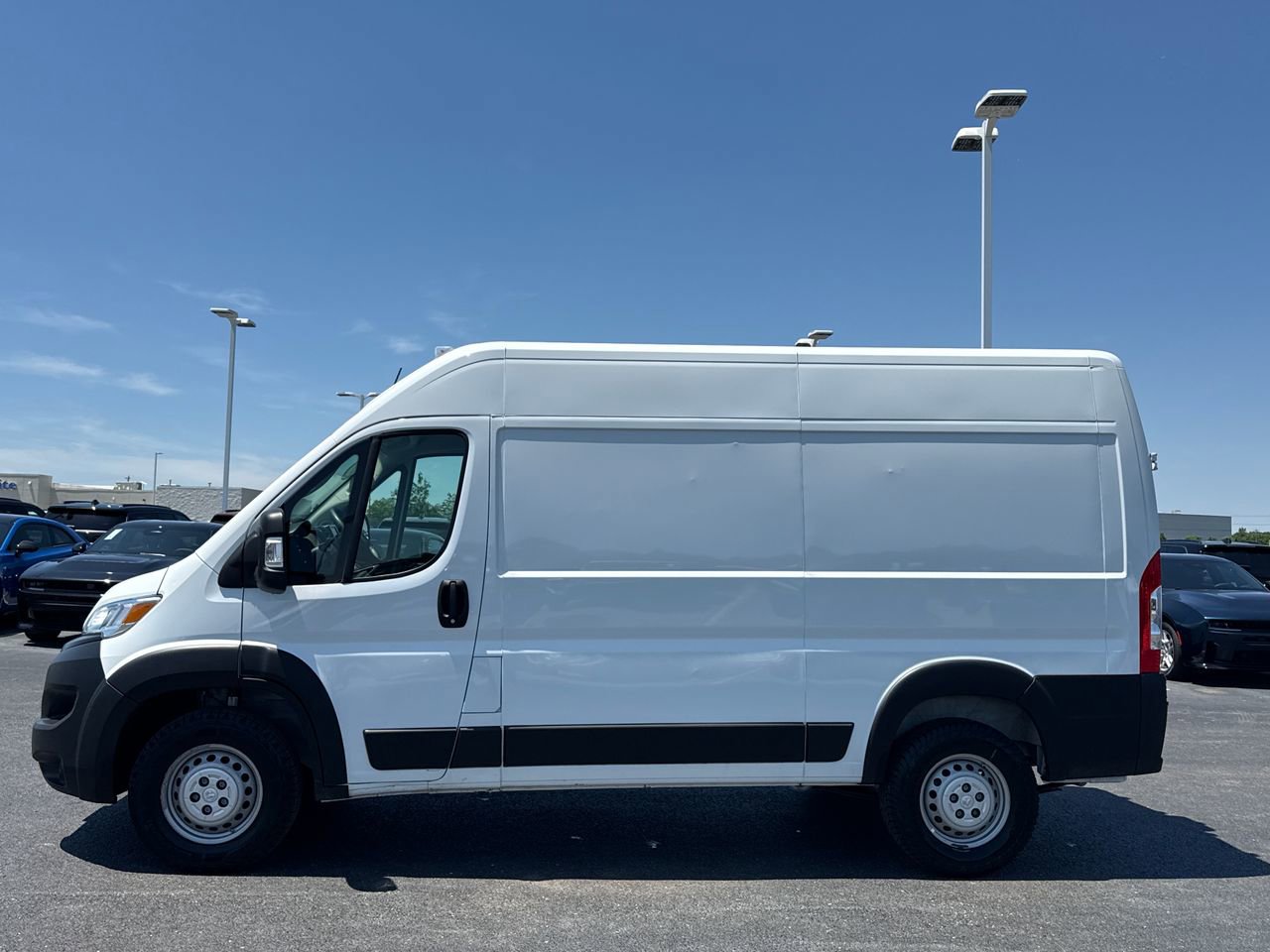 Used 2024 RAM ProMaster 2500 w/ Convenience Group FWD image 6