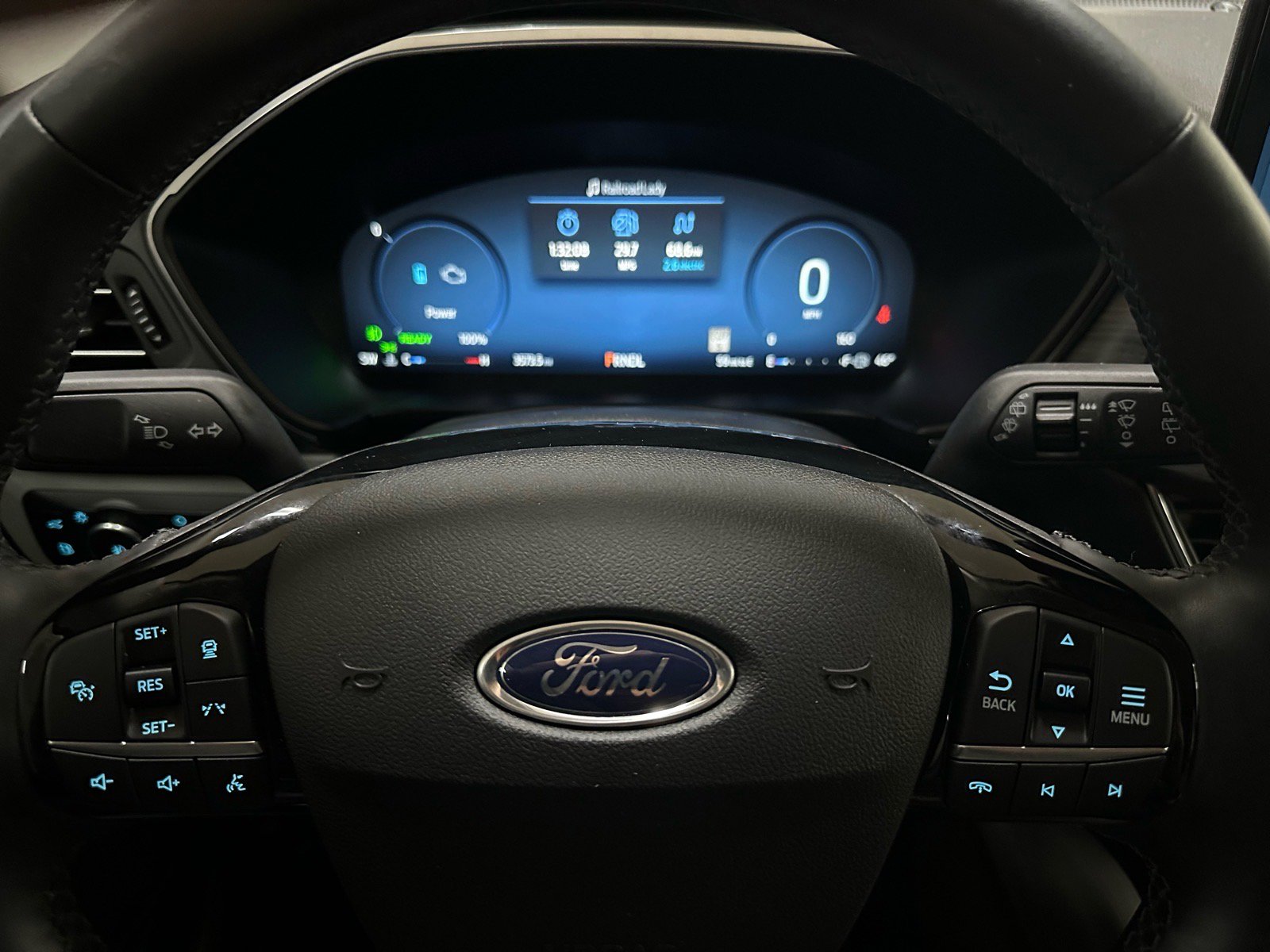 Certified 2025 Ford Escape Platinum w/ Premium Technology Package image 29