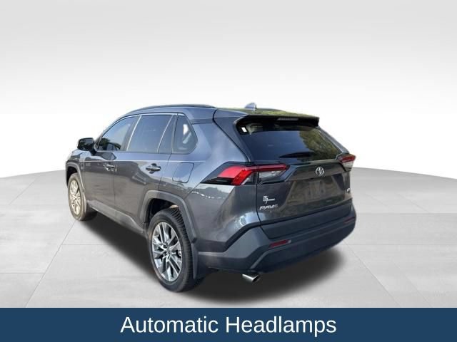 Used 2022 Toyota RAV4 XLE Premium FWD image 6