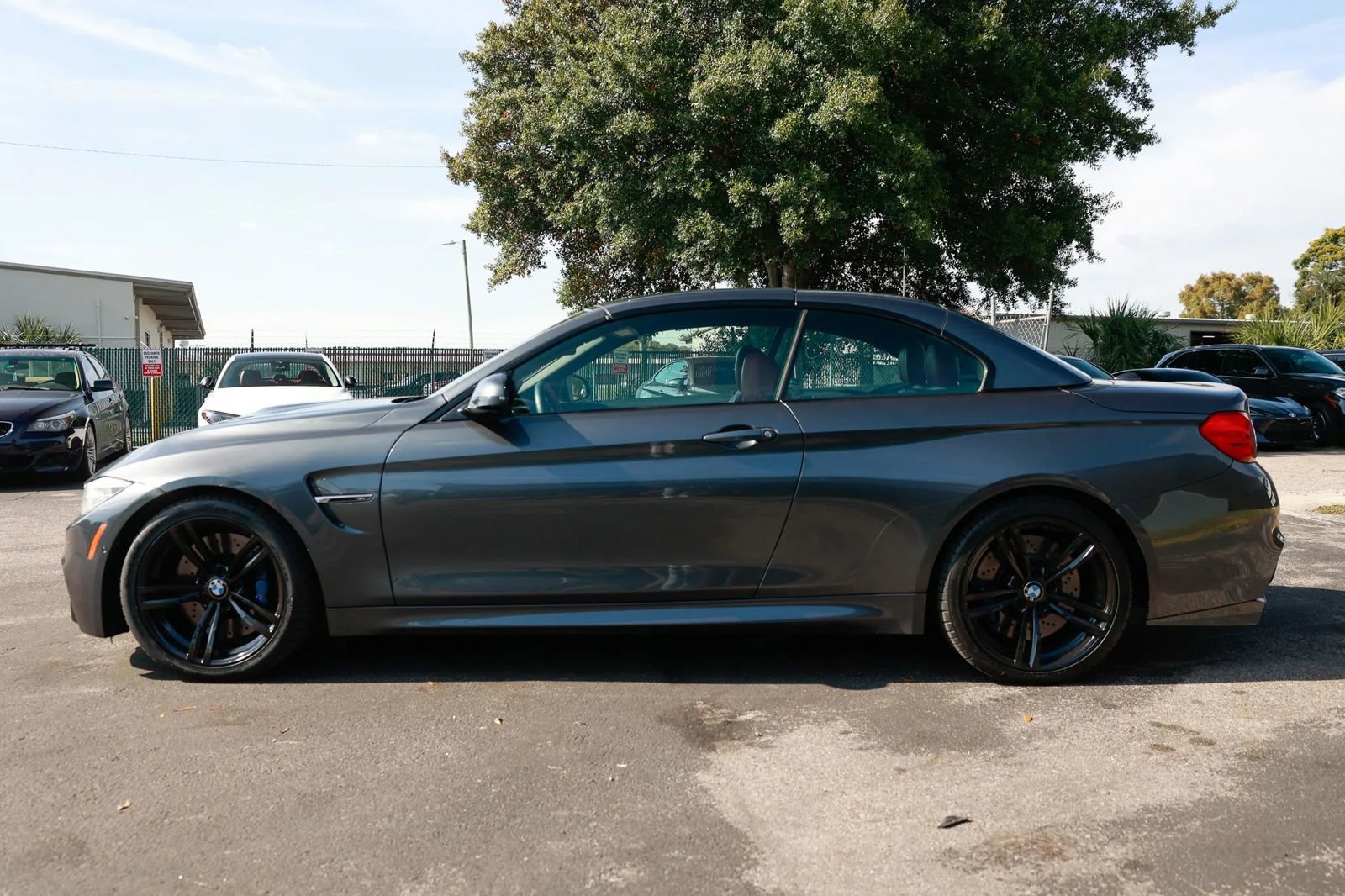 Used 2015 BMW M4 Convertible image 2