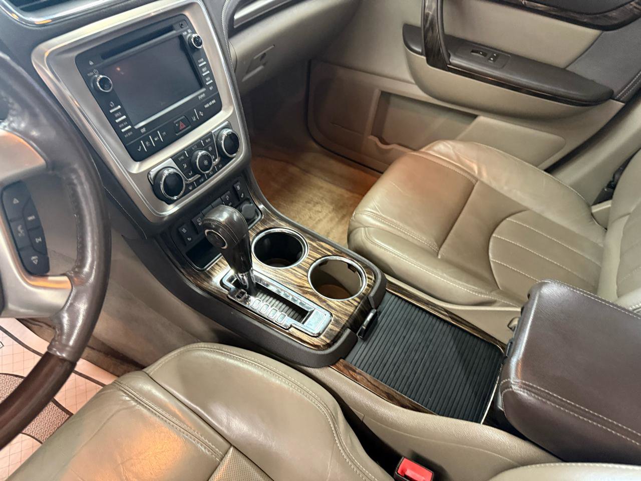 Used 2015 GMC Acadia Denali image 15