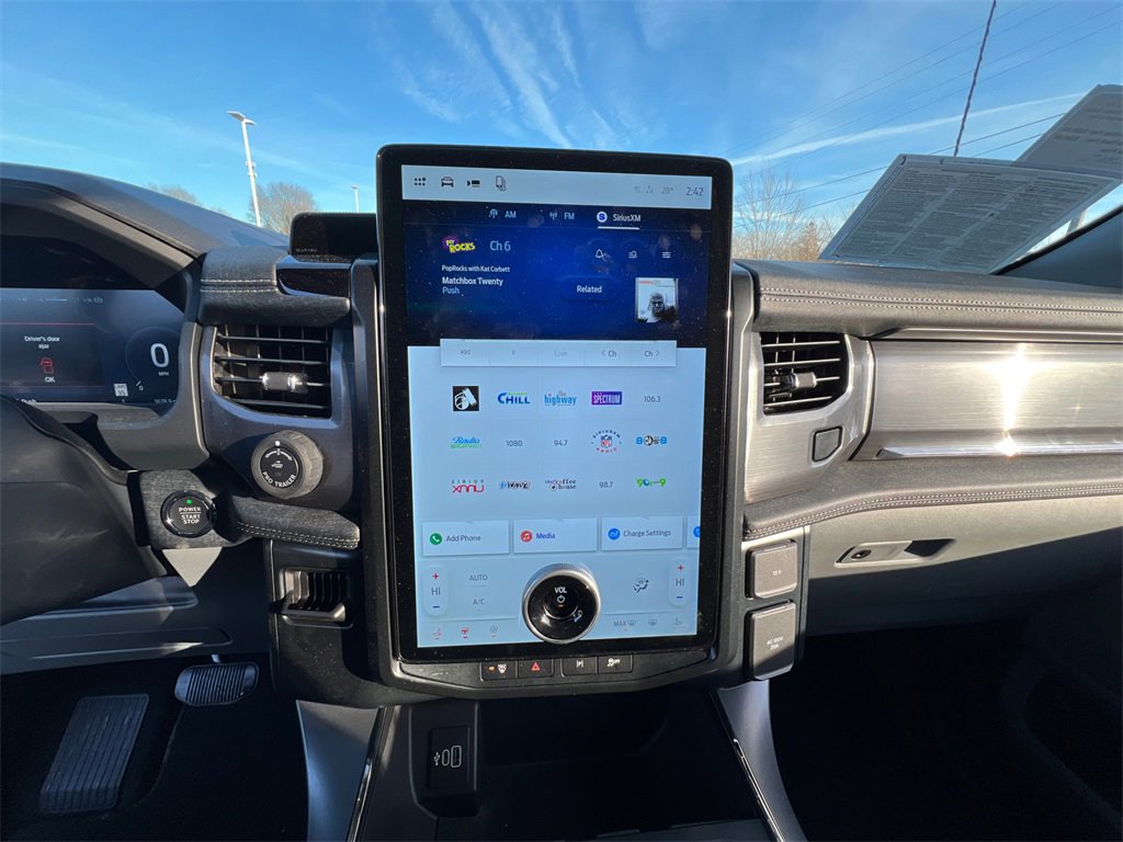 Used 2025 Ford F150 Lightning Flash image 19