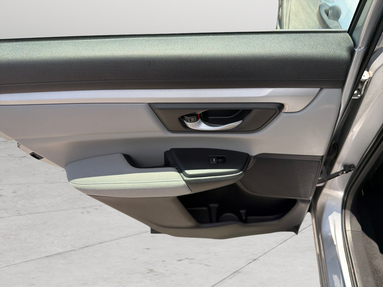 Used 2019 Honda CR-V LX image 29
