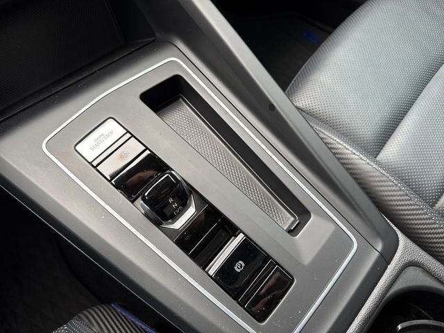 Used 2022 Volkswagen Golf R 2.0T image 31