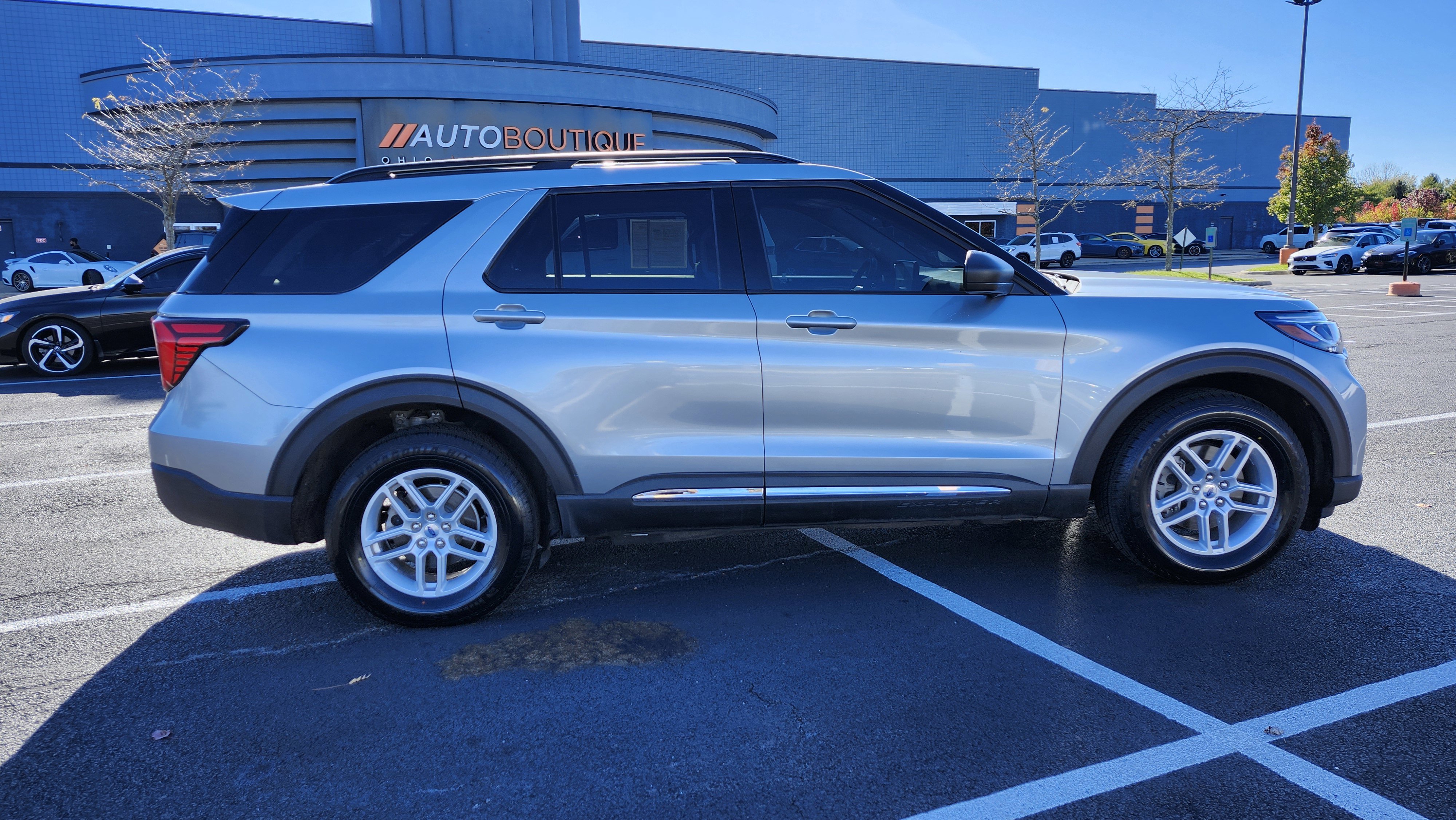 Used 2025 Ford Explorer Active image 11