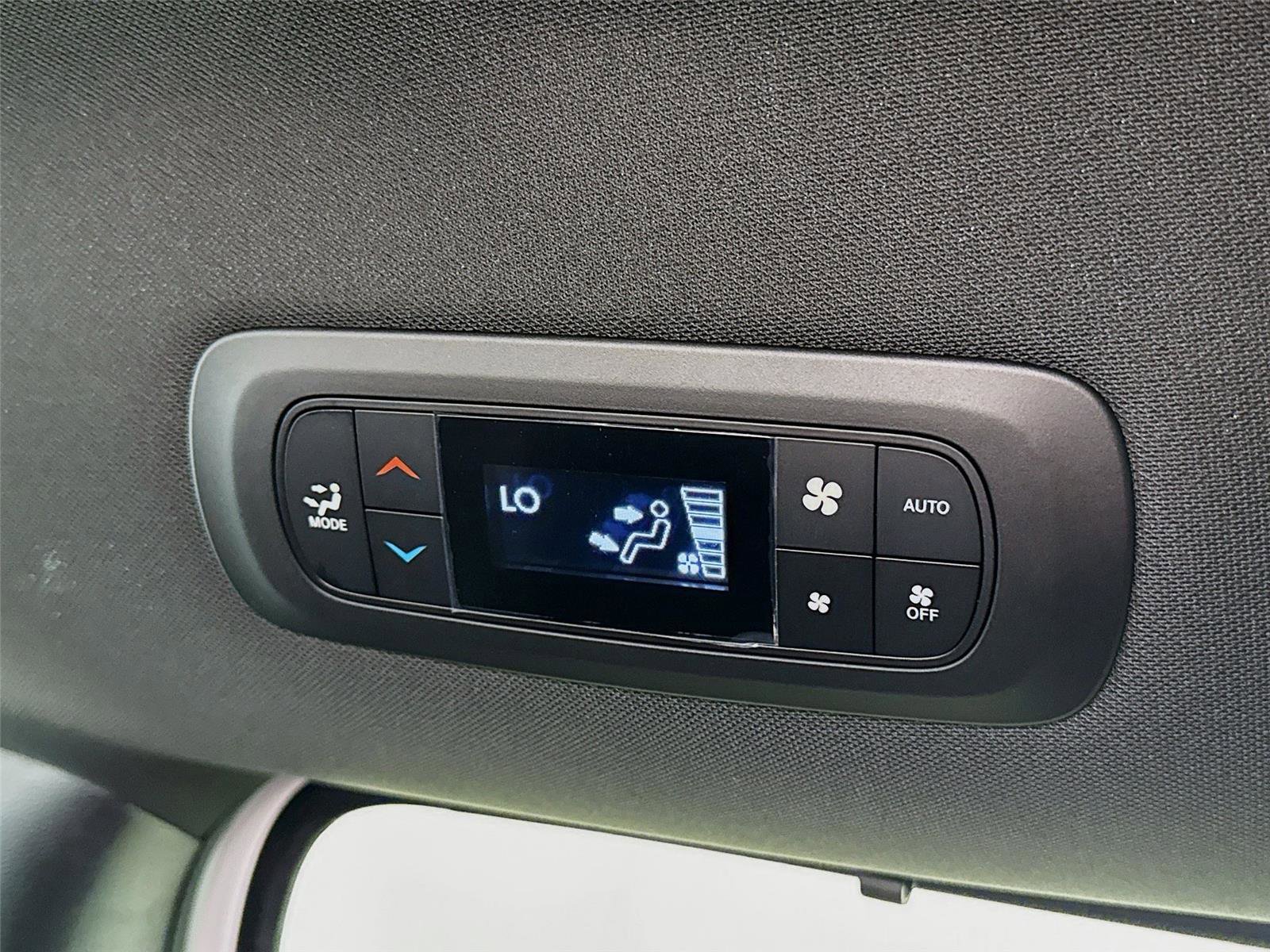 New 2026 Chrysler Pacifica Select image 26