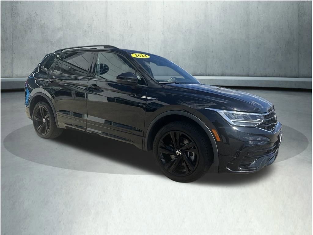 Used 2024 Volkswagen Tiguan SE R-Line FWD image 7