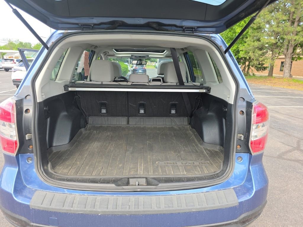 Used 2016 Subaru Forester 2.5i Premium w/ All-Weather Package AWD/4WD image 25