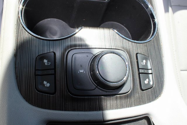 Certified 2023 GMC Acadia SLT image 7