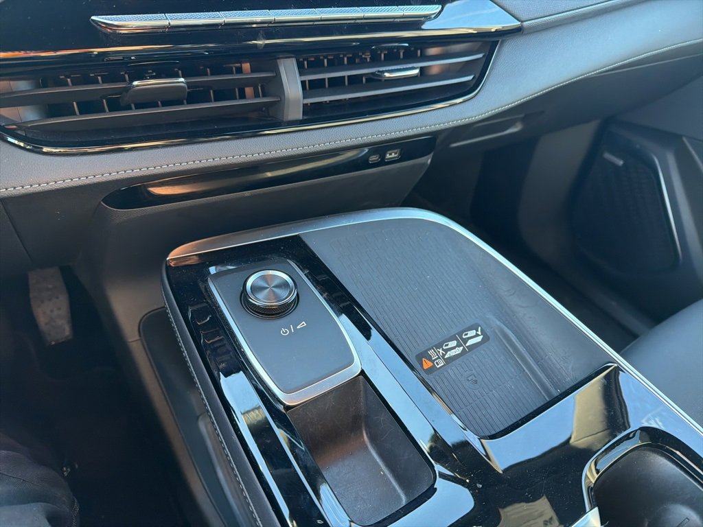 Used 2025 Buick Enclave Preferred image 13