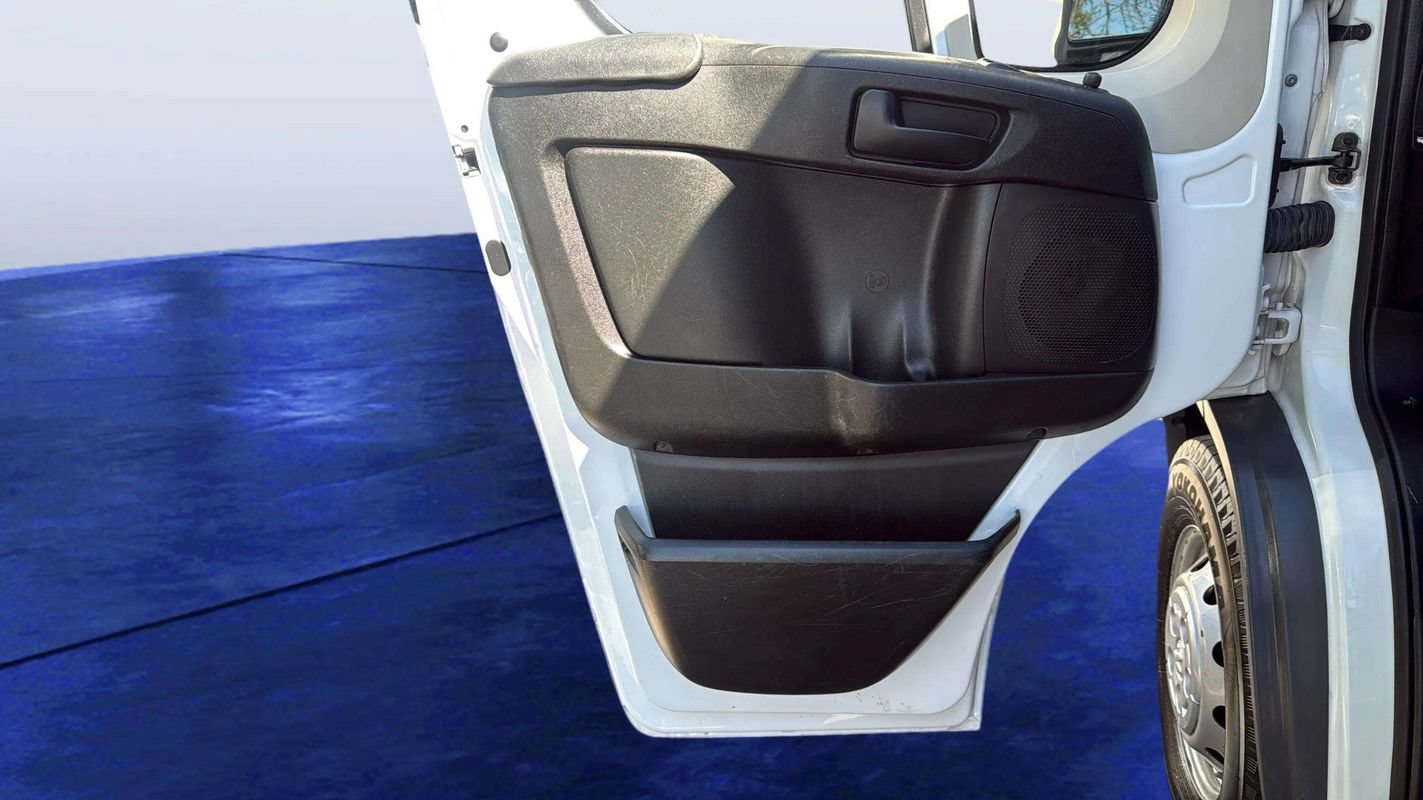 Used 2018 RAM ProMaster 2500 w/ Premium Appearance Group FWD image 15