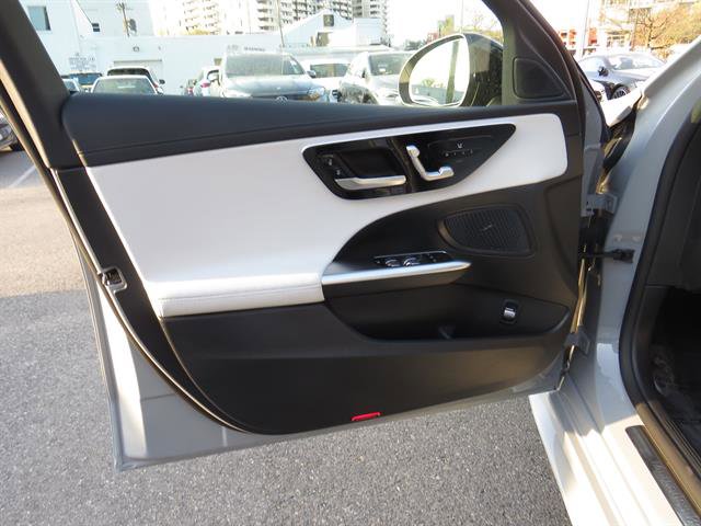 Used 2025 Mercedes-Benz C 300 4MATIC Sedan image 9