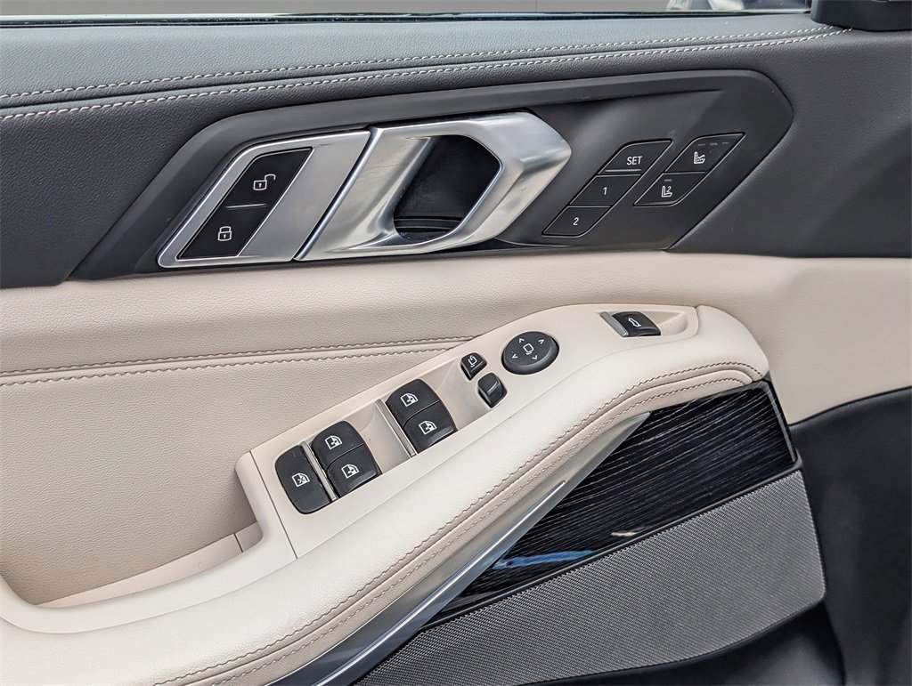 Used 2025 BMW X5 xDrive40i w/ Executive Package image 14