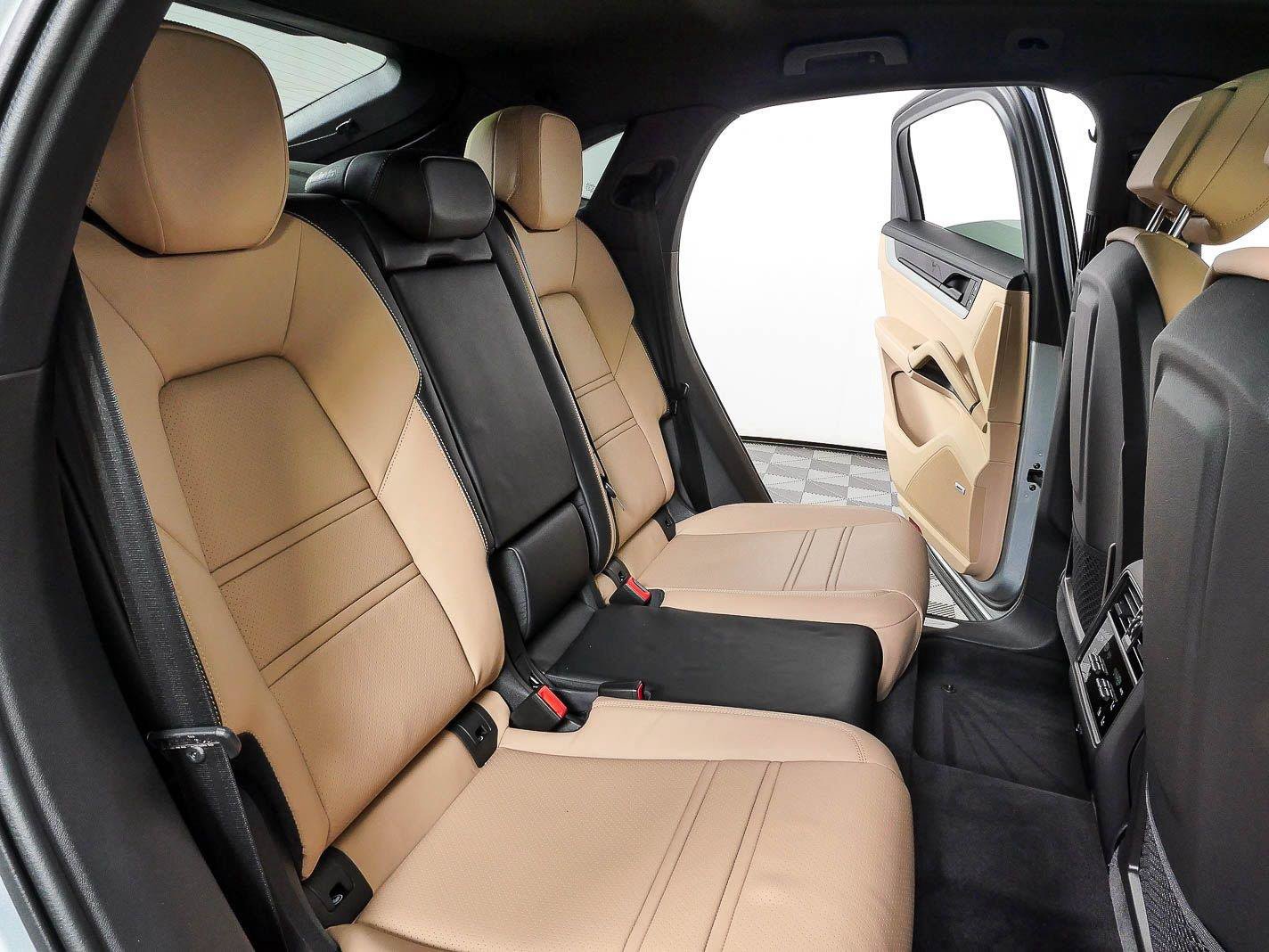 Used 2026 Porsche Cayenne Coupe AWD/4WD image 24