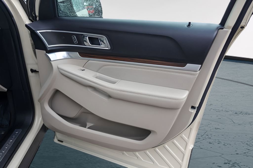 Used 2018 Ford Explorer Limited w/ Equipment Group 301A FWD image 33