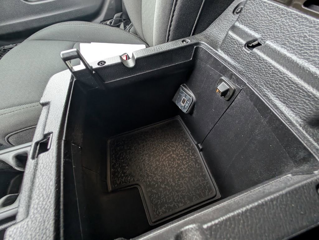 Used 2023 Jeep Wrangler Sahara image 32