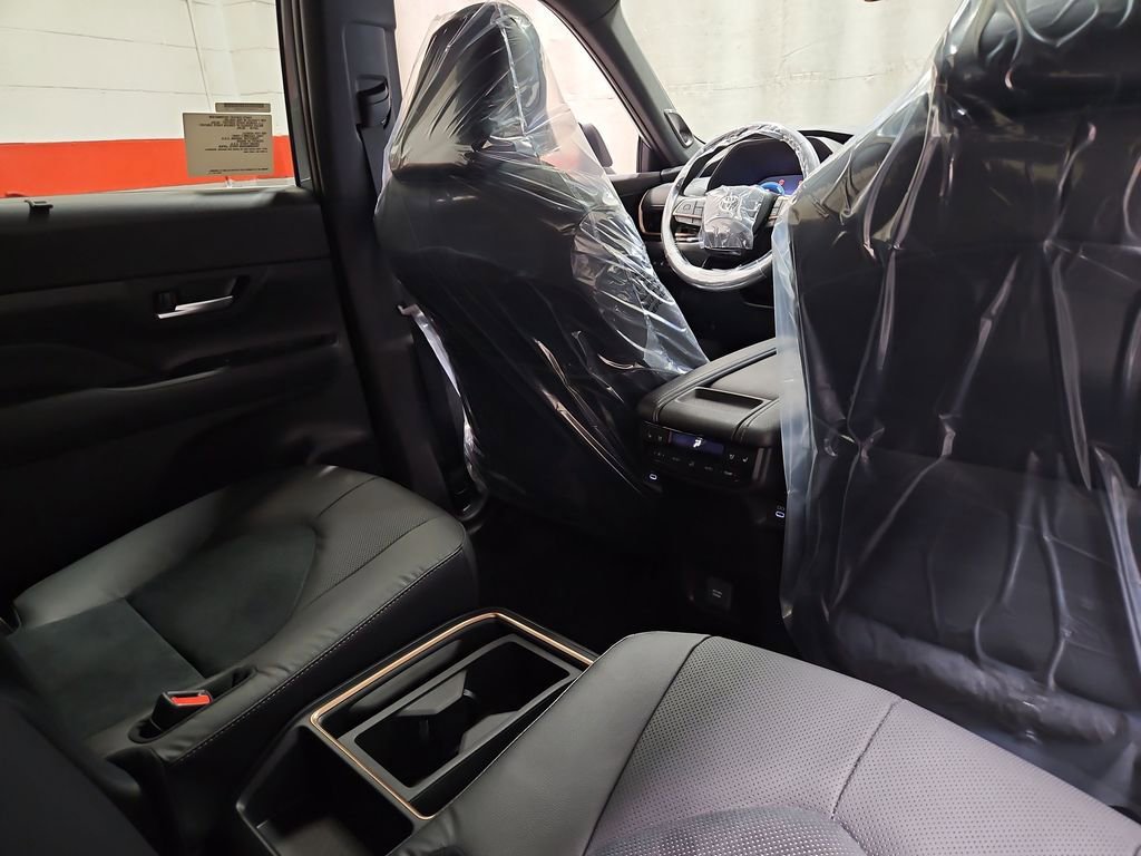 New 2026 Toyota Grand Highlander AWD Hybrid image 28