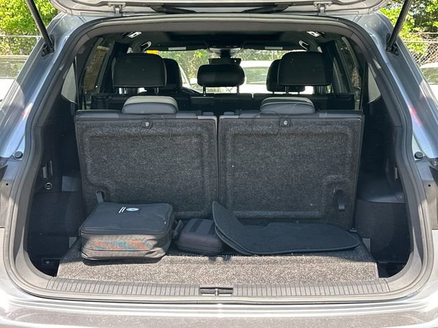 Used 2023 Volkswagen Tiguan SE R-Line image 18