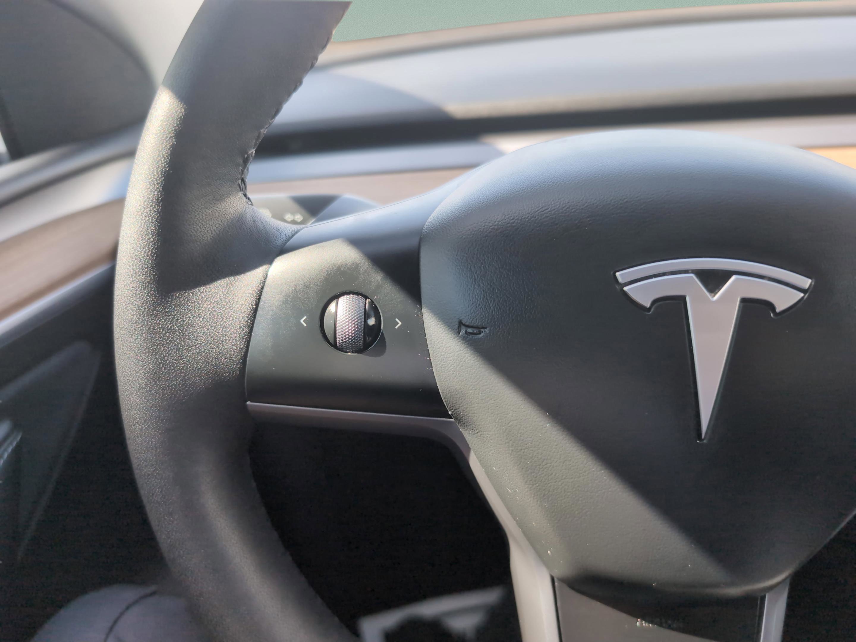 Used 2023 Tesla Model Y Long Range image 33