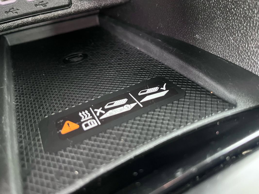 Used 2023 Chevrolet Bolt EUV LT image 33