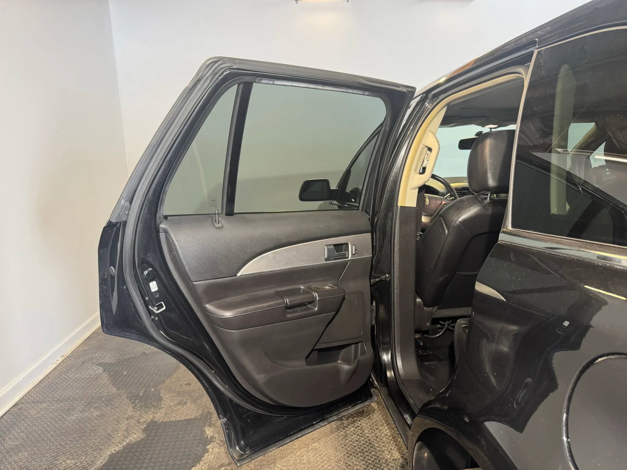 Used 2013 Lincoln MKX AWD image 22