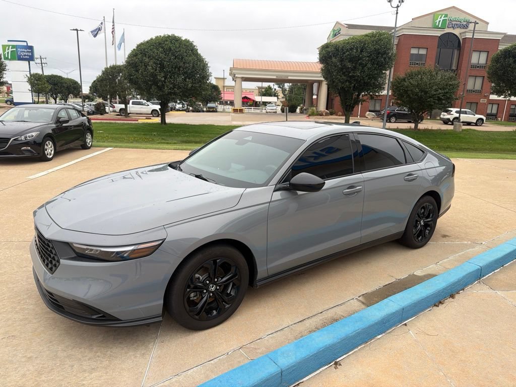 Used 2025 Honda Accord SE image 6