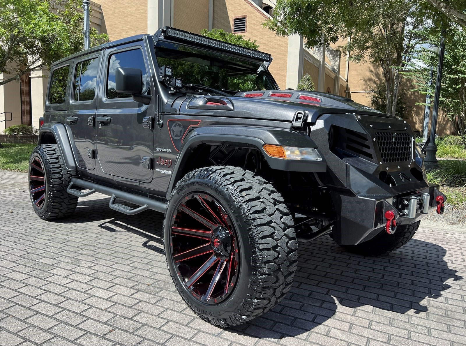 Used 2021 Jeep Wrangler Unlimited Sahara w/ Uconnect 4C Nav & Sound Group AWD/4WD image 4