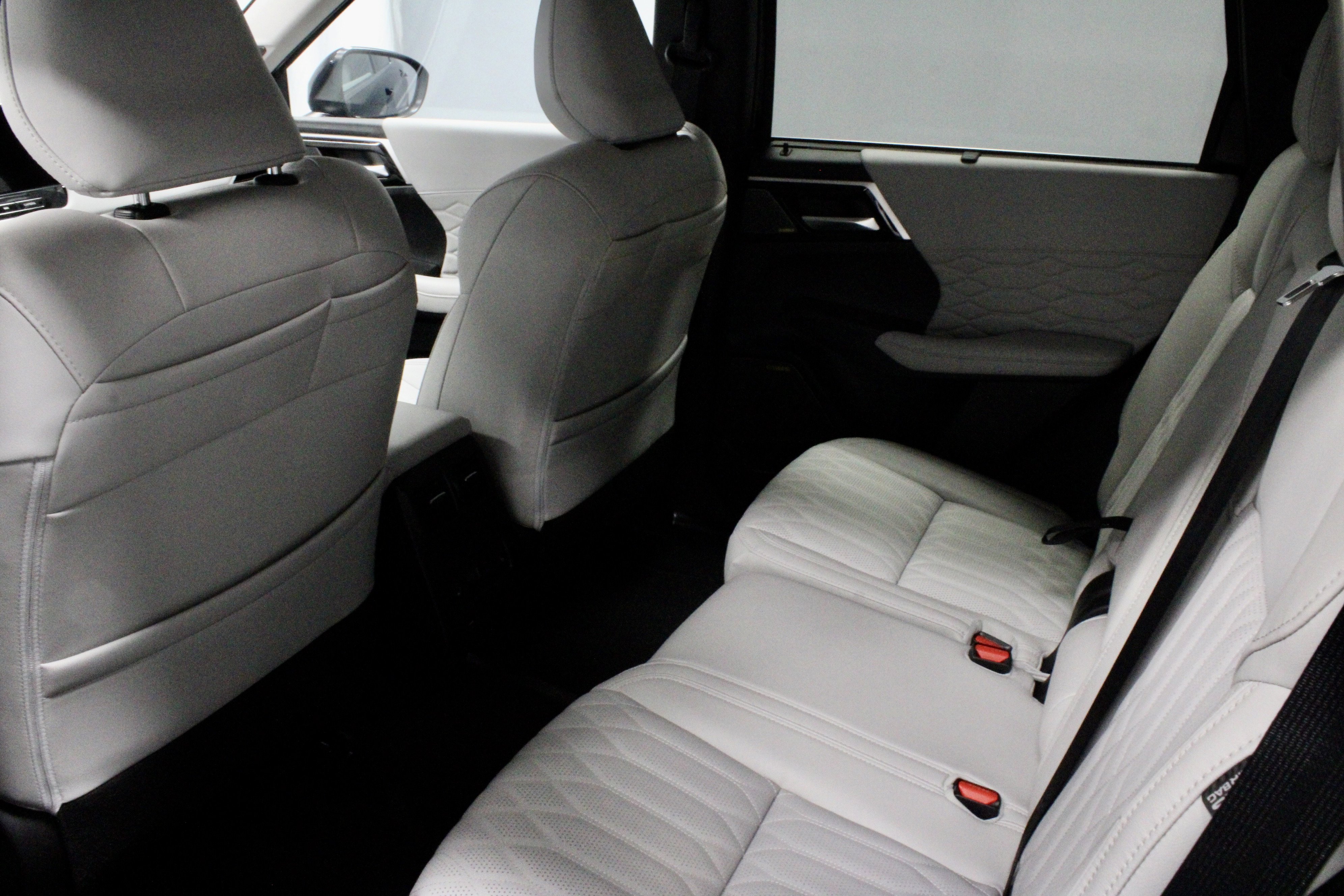 New 2025 Mitsubishi Outlander AWD image 14